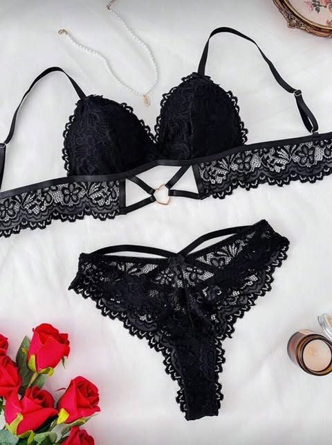 Ensemble lingerie en dentelle noire – Image 3